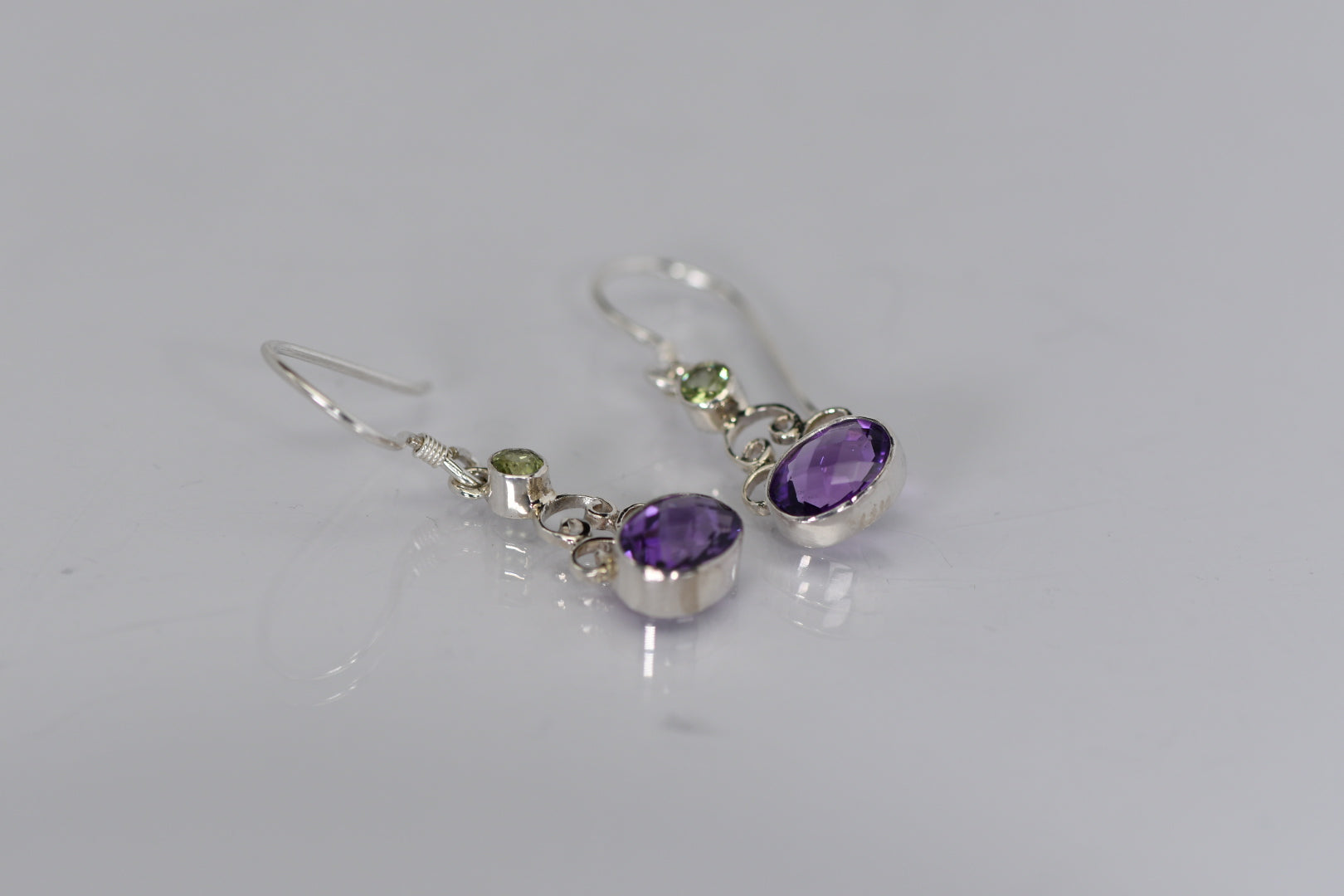 Oval drop earrings in sterling silver (Amethyst, Opal or Peridot)