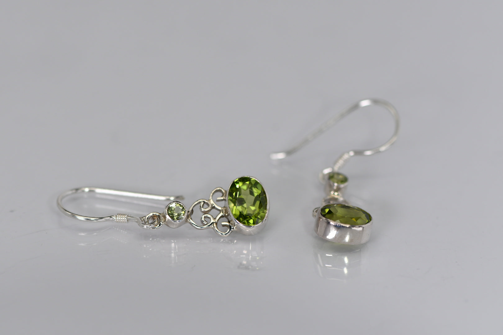 Oval drop earrings in sterling silver (Amethyst, Opal or Peridot)