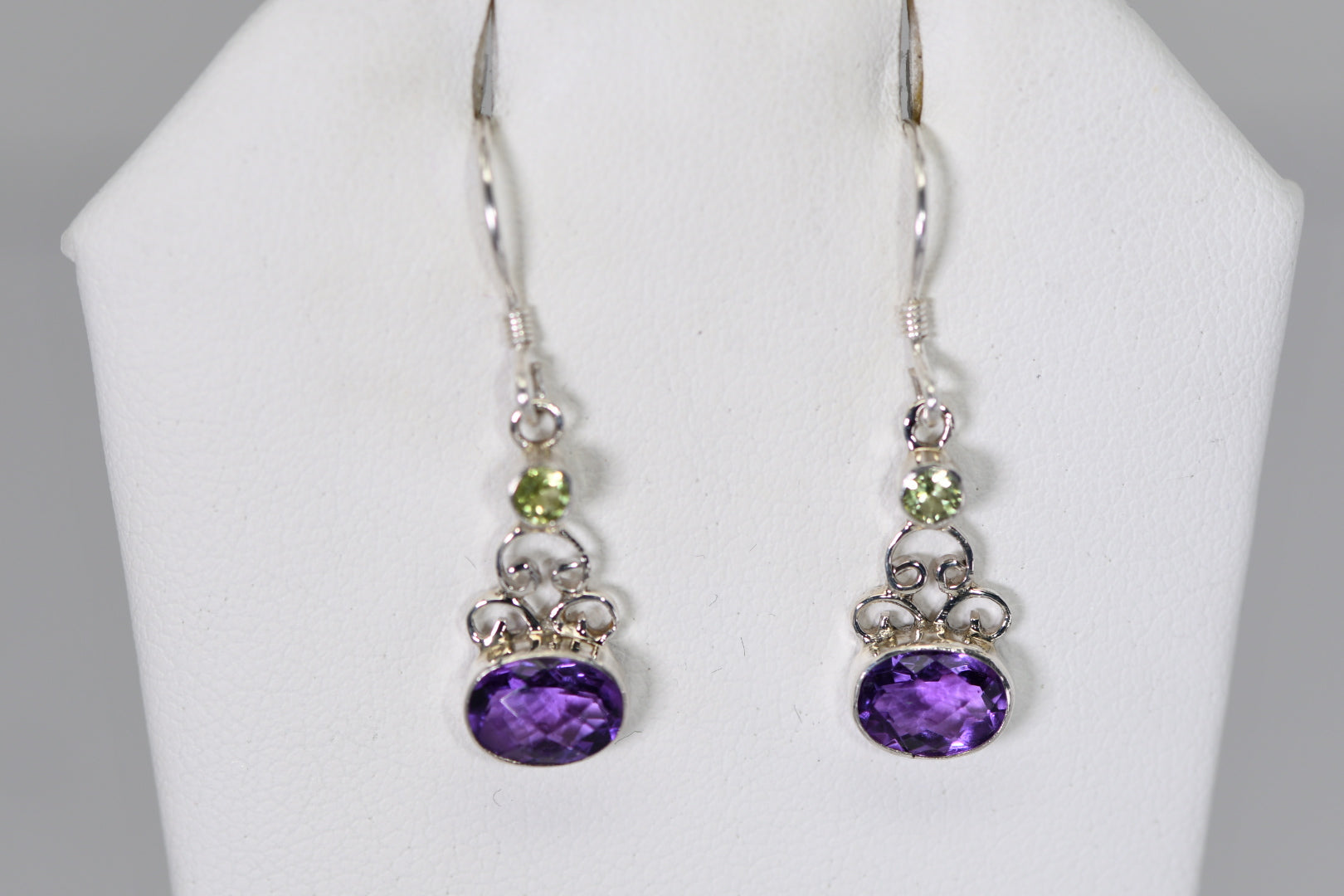 Oval drop earrings in sterling silver (Amethyst, Opal or Peridot)