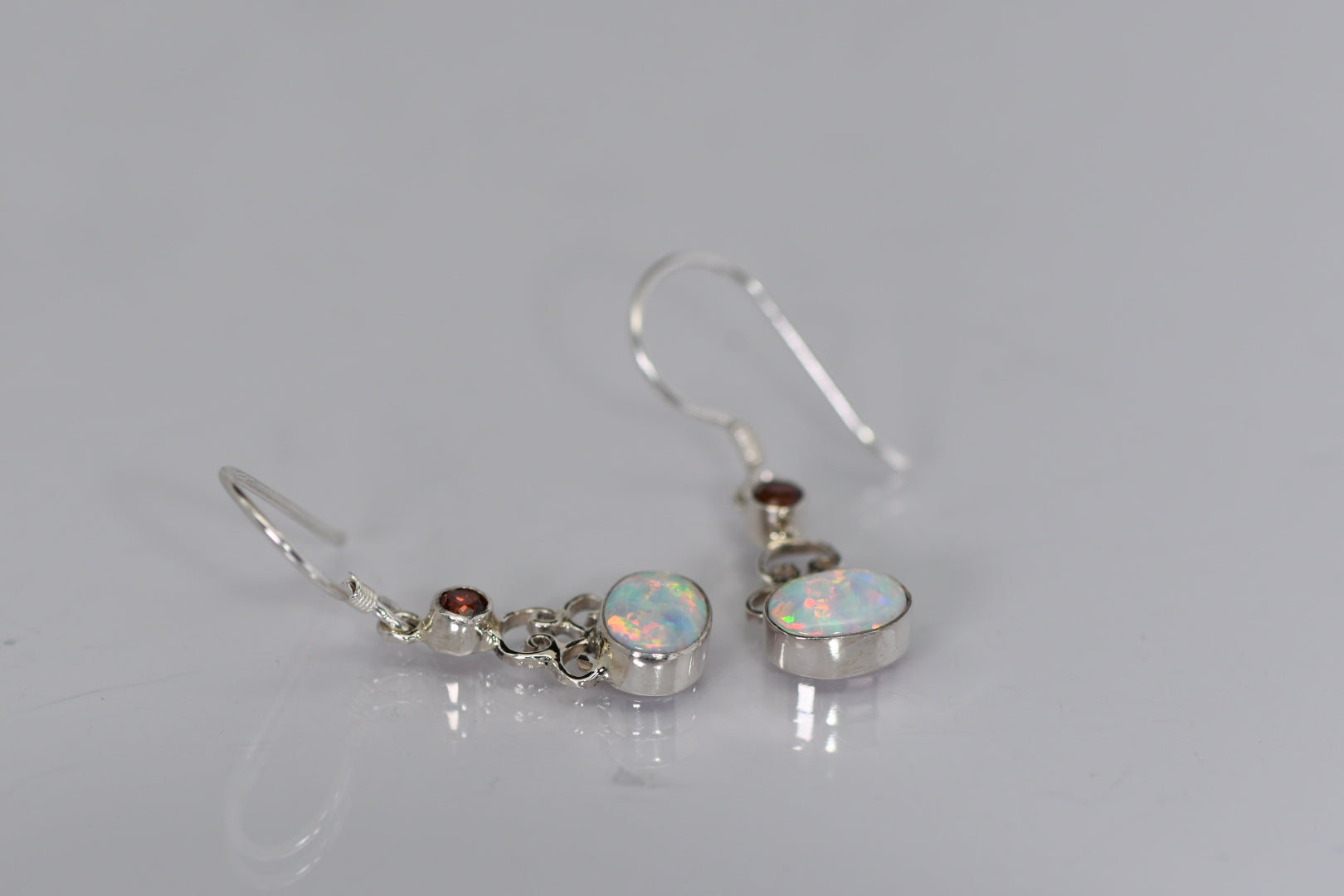 Oval drop earrings in sterling silver (Amethyst, Opal or Peridot)