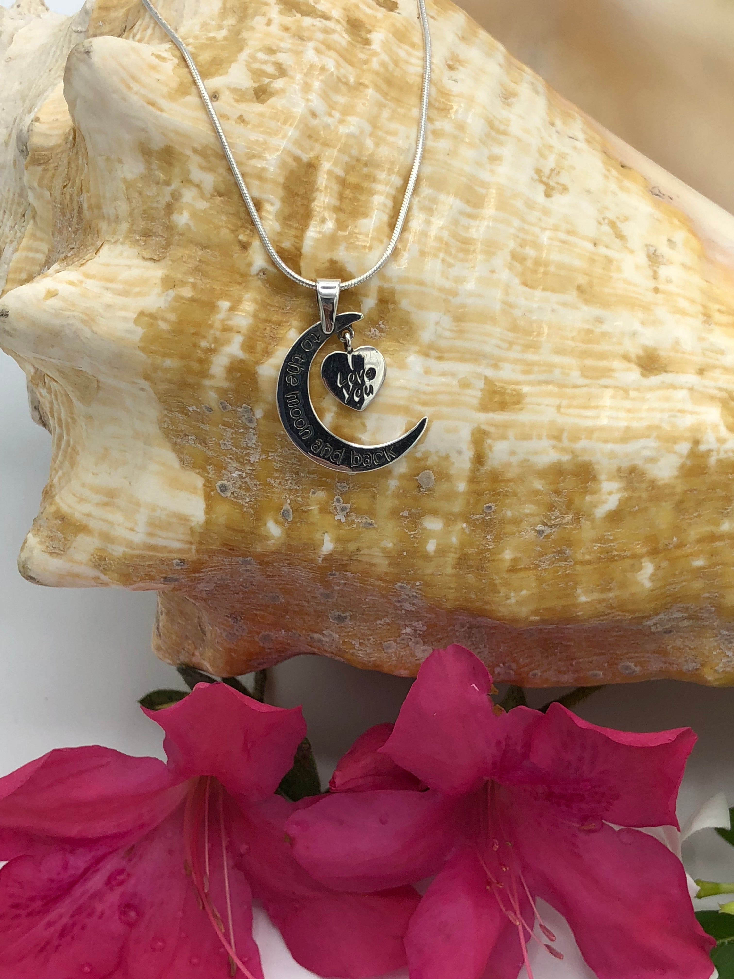 I love you to the moon and back - pendant